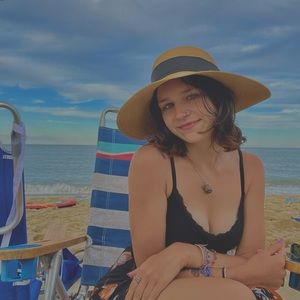 Meet your Posher, Kaitlyn